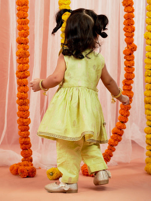 Girl's' Mint Green Kurta Pant Set